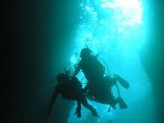 沖縄の海の定番「青の洞窟」について！